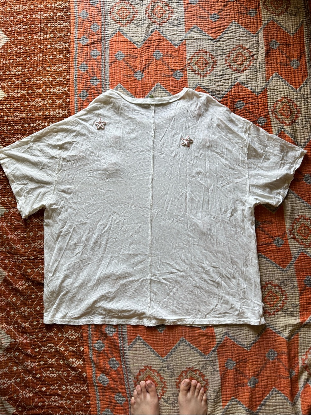 CELANDINE - Shell Oversized Tee - Picture 2 of 5